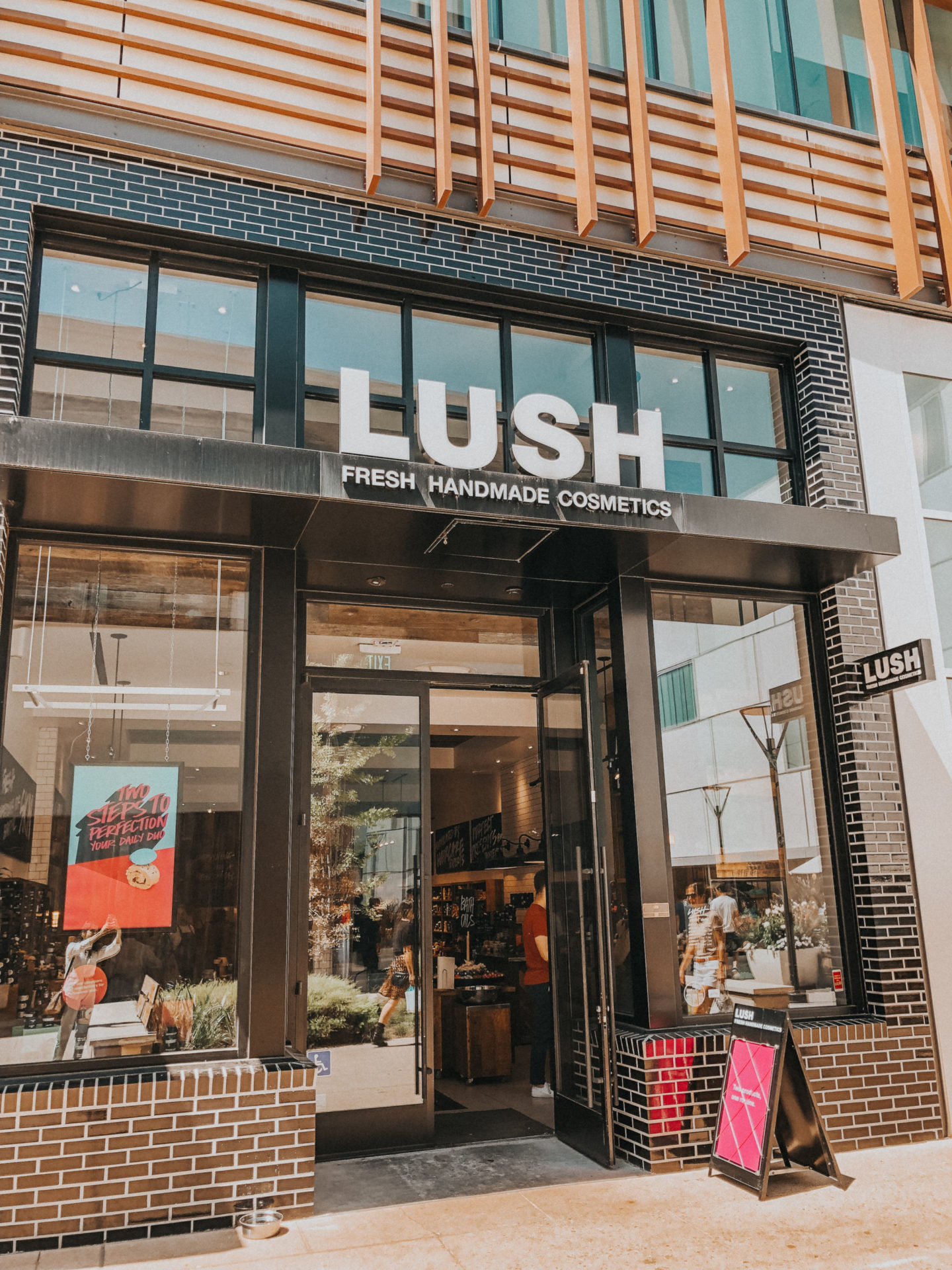 Lush_palo_alto