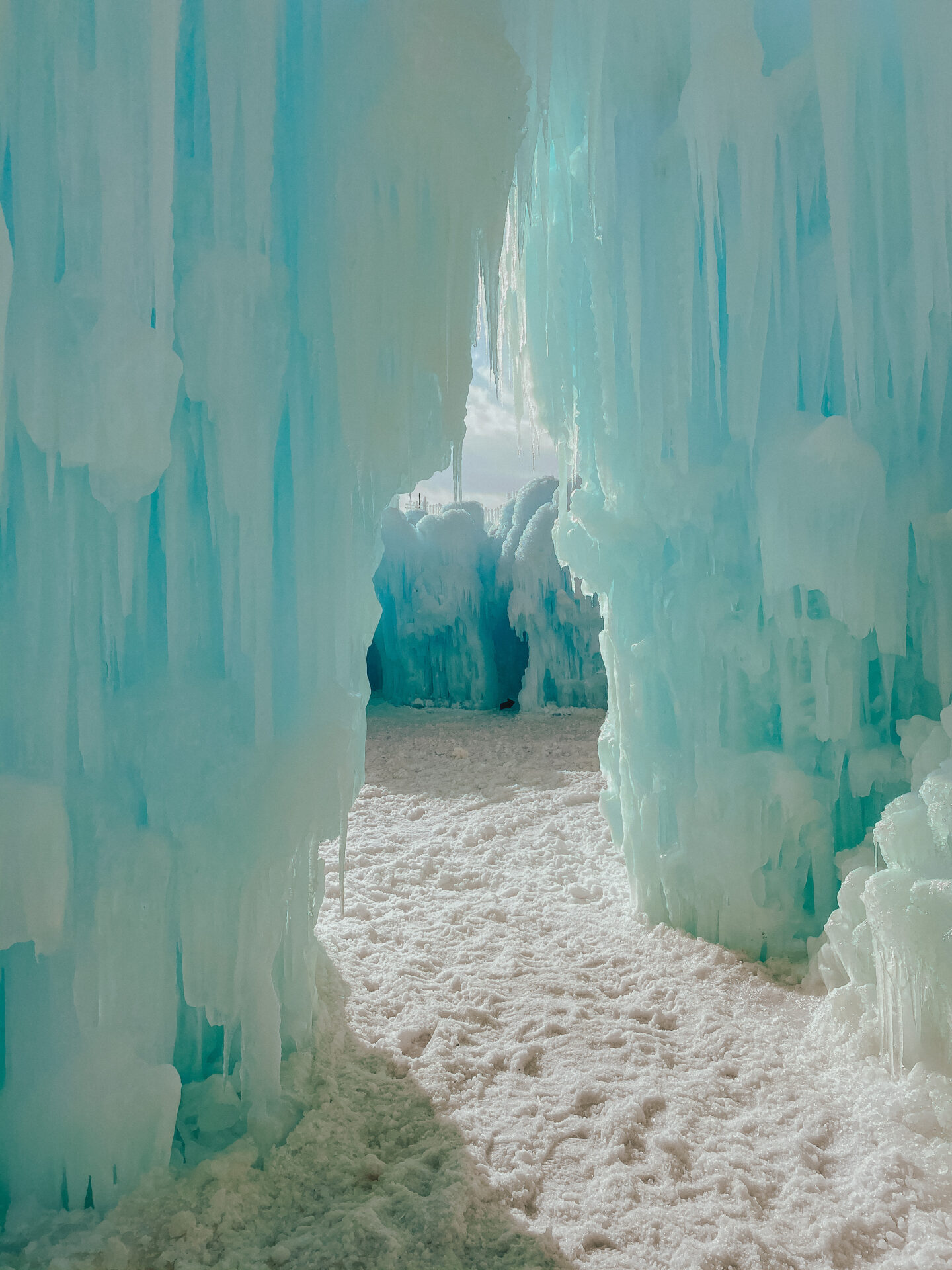 Tips for Visiting the Ice Castles in Midway, UT - Palm Trees and Pellegrino Travel Tips
