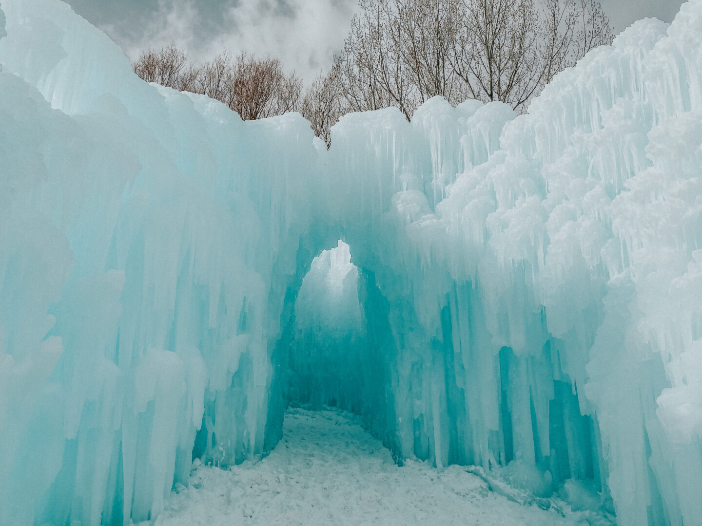 Tips for Visiting the Ice Castles in Midway, UT - Palm Trees and Pellegrino Travel Tips